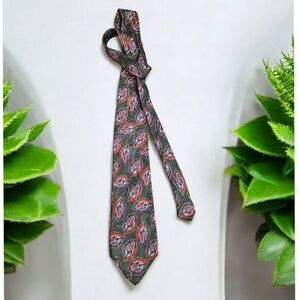 Christopher Hayes Vintage‎ 100% Silk Tie Paisley Pattern Green Red Purple USA